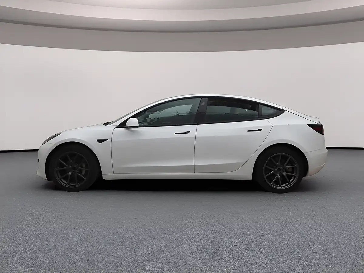 Used 2021 Tesla Model 3 Standard Range Plus White - Interior and Exterior details 6