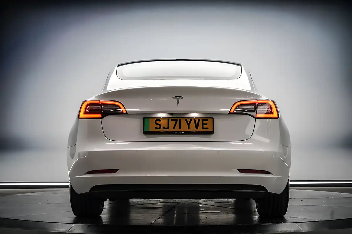 Used 2021 Tesla Model 3 Standard Range Plus White - Interior and Exterior details 10