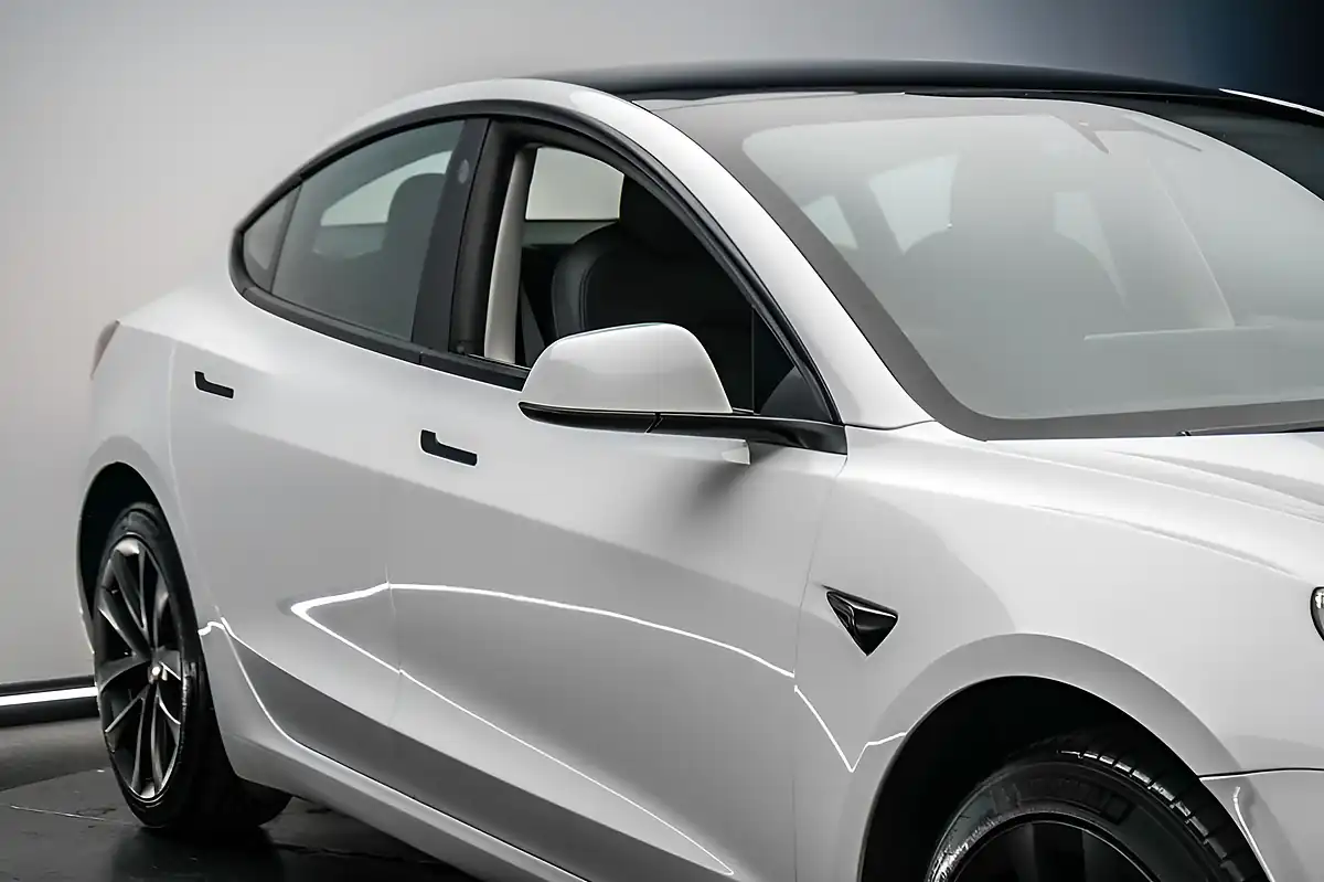 Used 2021 Tesla Model 3 Standard Range Plus White - Interior and Exterior details 13