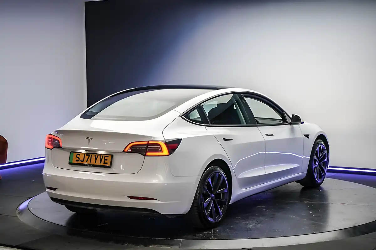 Used 2021 Tesla Model 3 Standard Range Plus White - Interior and Exterior details 14