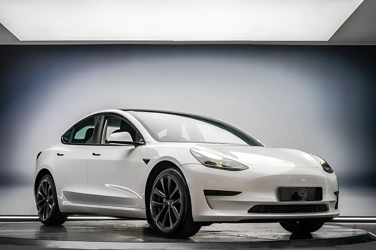 Used 2021 Tesla Model 3 Standard Range Plus White - Interior and Exterior details 5
