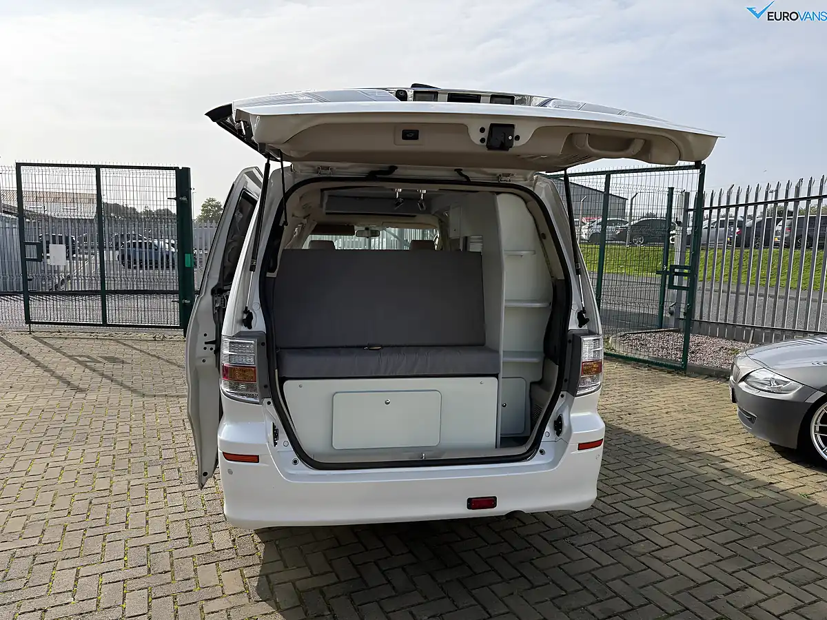 Used 2021 Toyota Alphard Camper White - Interior and Exterior details 9