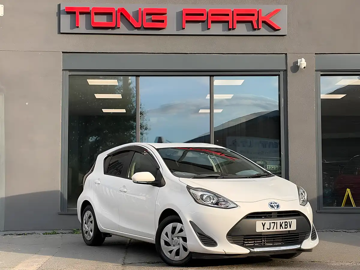 Used 2021 Toyota Aqua White - Front View