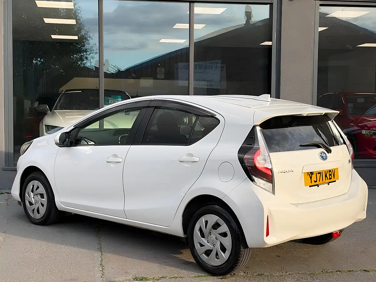 Used 2021 Toyota Aqua White - Interior and Exterior details 6
