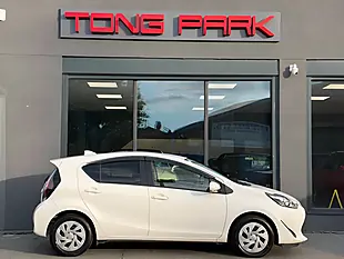 Used 2021 Toyota Aqua White - Interior and Exterior details 7