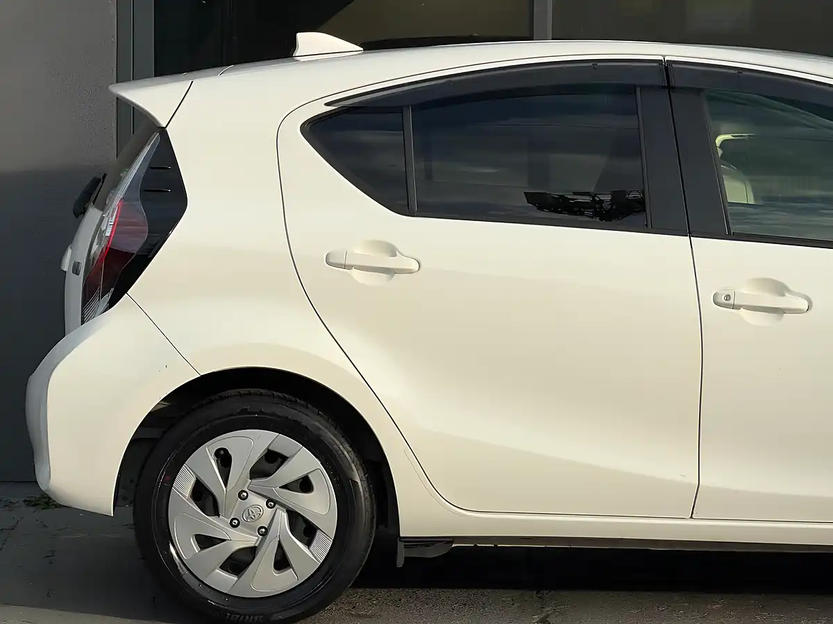 Used 2021 Toyota Aqua White - Interior and Exterior details 8