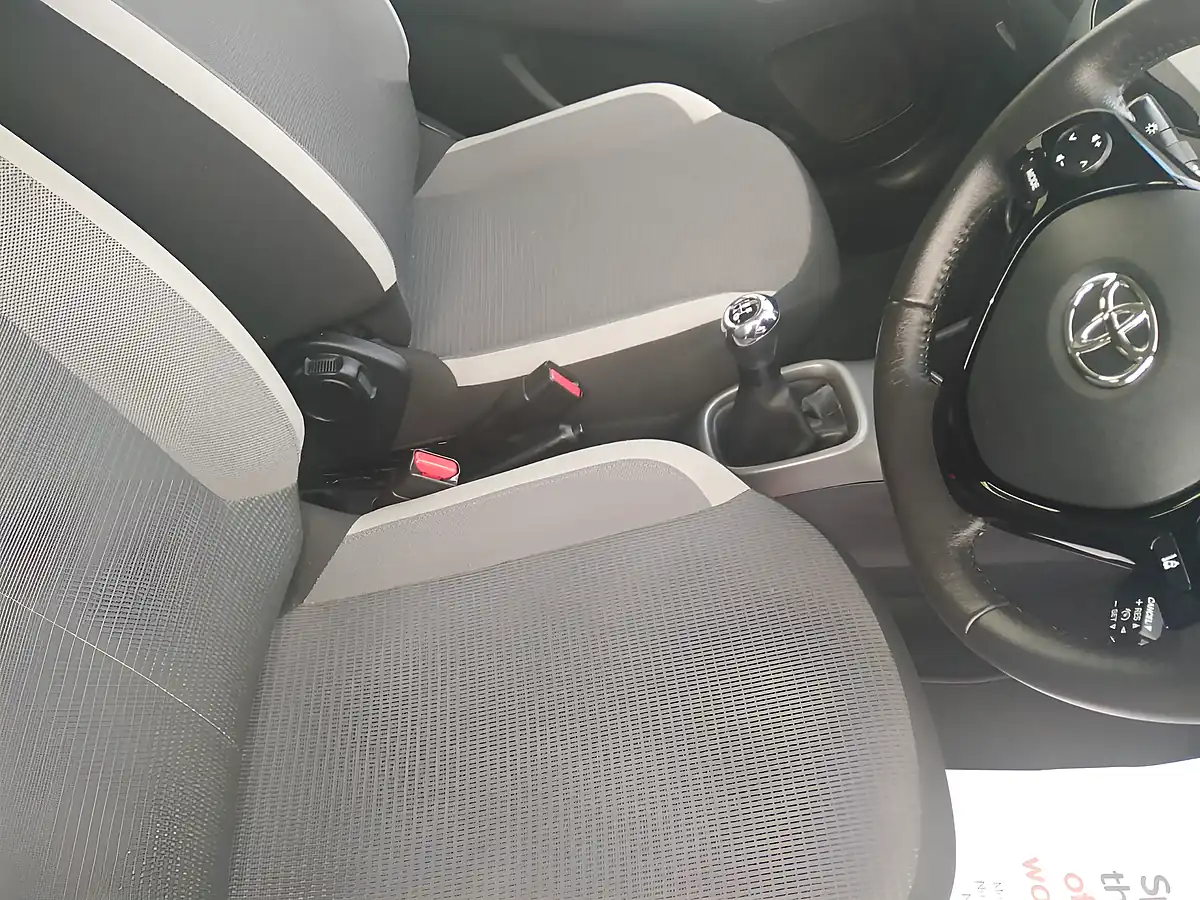 Used 2021 Toyota Aygo X-Play Black - Interior and Exterior details 13