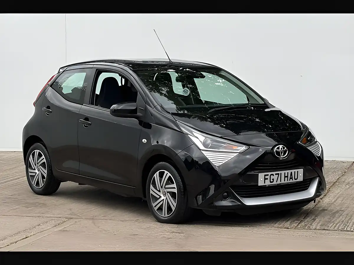 Used 2021 Toyota Aygo X-Play Bold Black - Front View