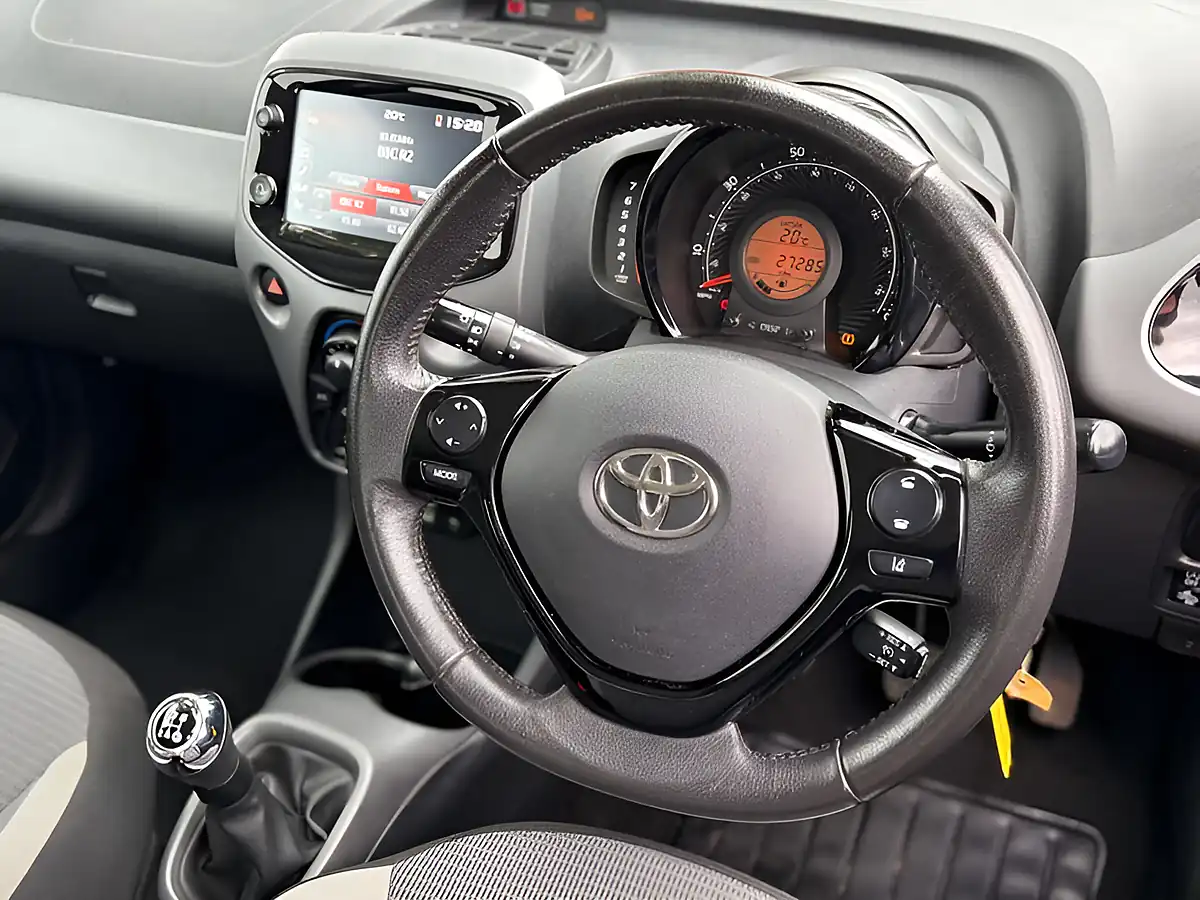Used 2021 Toyota Aygo X-Play Bold Black - Interior and Exterior details 11