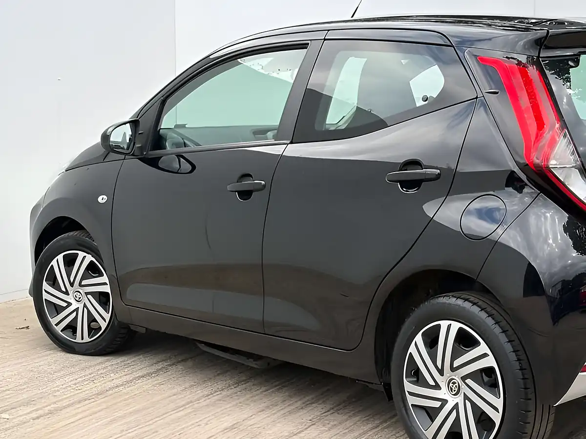 Used 2021 Toyota Aygo X-Play Bold Black - Interior and Exterior details 14