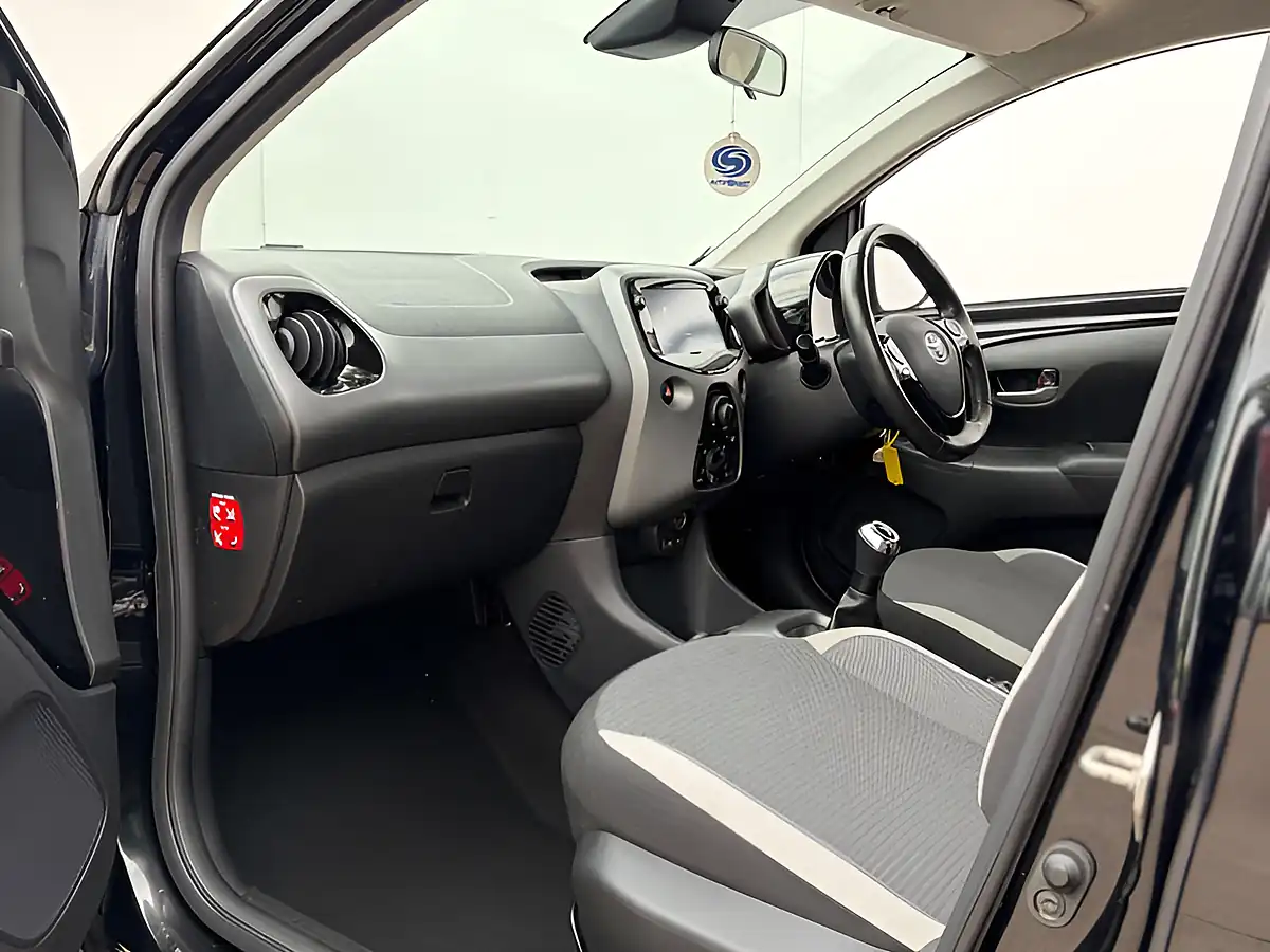 Used 2021 Toyota Aygo X-Play Bold Black - Interior and Exterior details 20
