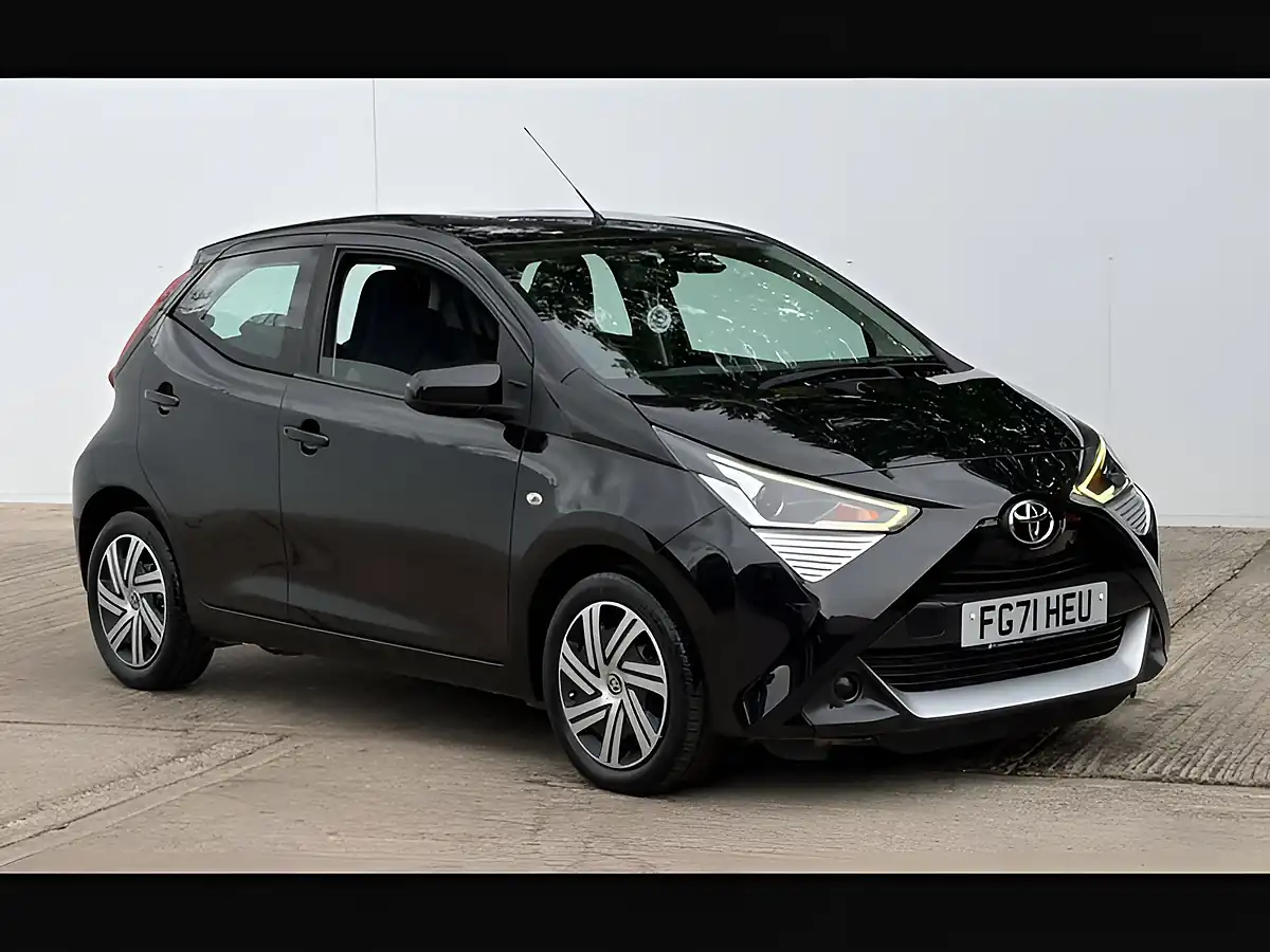 Used 2021 Toyota Aygo X-Play Bold Black - Front View