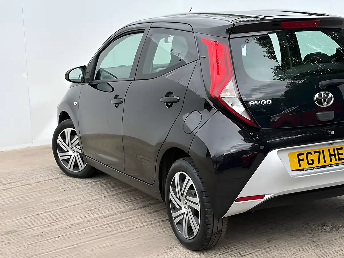 Used 2021 Toyota Aygo X-Play Bold Black - Interior and Exterior details 15