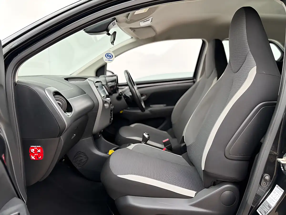Used 2021 Toyota Aygo X-Play Bold Black - Interior and Exterior details 19