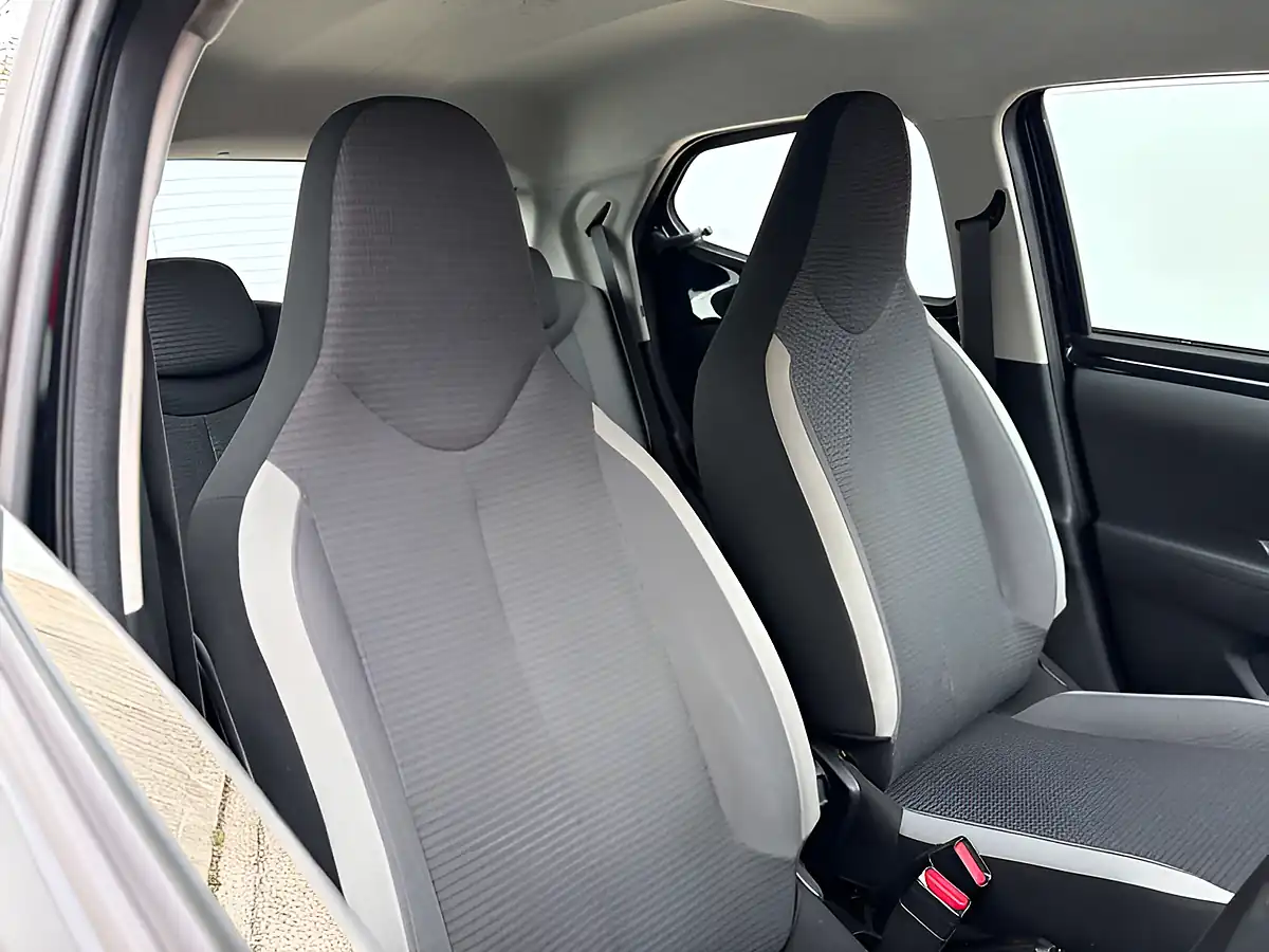 Used 2021 Toyota Aygo X-Play Bold Black - Interior and Exterior details 7