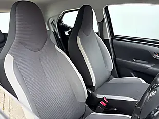 Used 2021 Toyota Aygo X-Play Bold Black - Interior and Exterior details 9