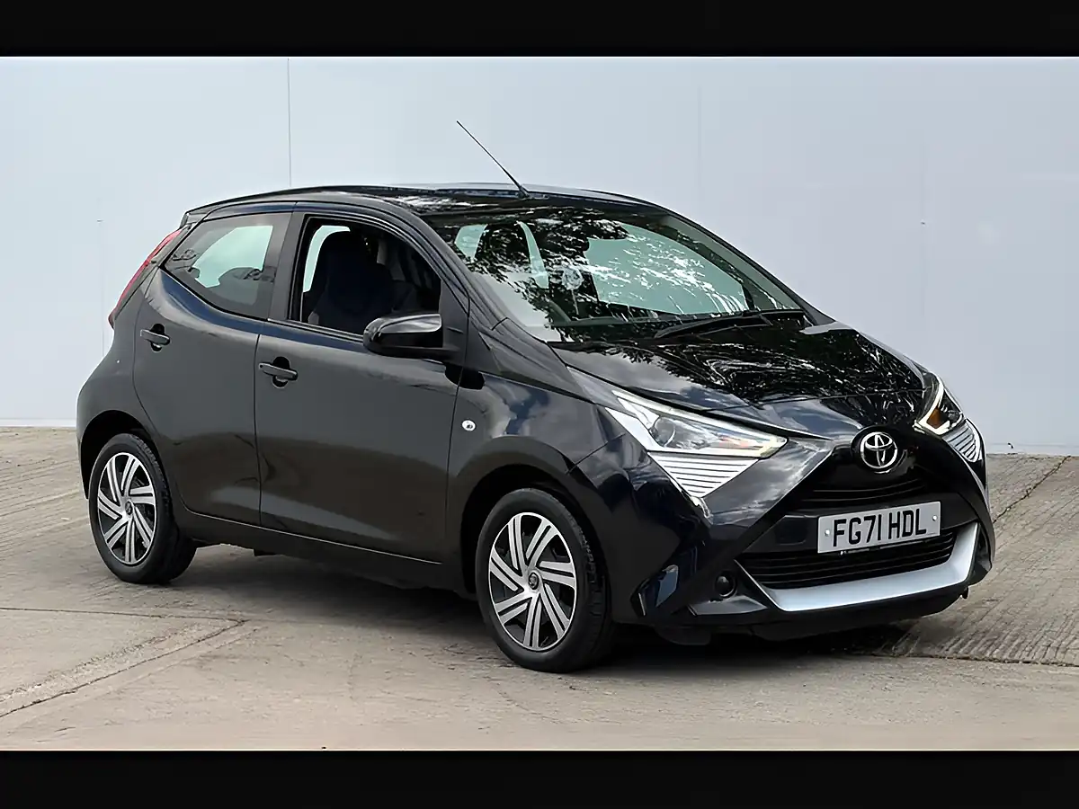 Used 2021 Toyota Aygo X-Play Bold Black - Front View