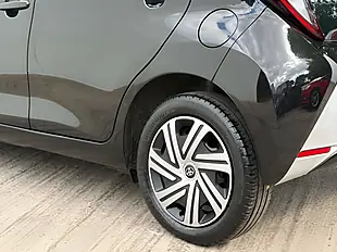 Used 2021 Toyota Aygo X-Play Bold Black - Interior and Exterior details 14