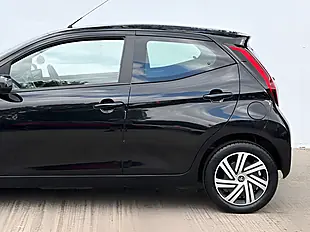 Used 2021 Toyota Aygo X-Play Bold Black - Interior and Exterior details 16