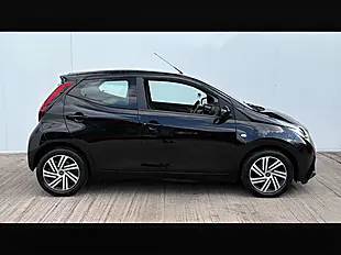 Used 2021 Toyota Aygo X-Play Bold Black - Interior and Exterior details 8