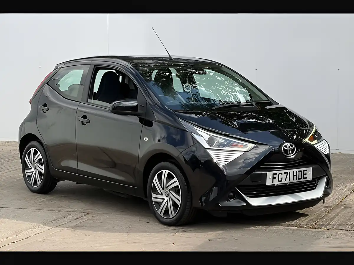 Used 2021 Toyota Aygo X-Play Bold Black - Front View