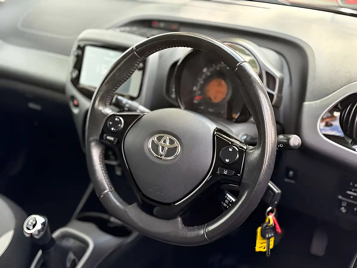 Used 2021 Toyota Aygo X-Play Bold Black - Interior and Exterior details 11
