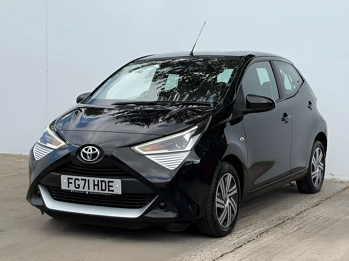 Used 2021 Toyota Aygo X-Play Bold Black - Interior and Exterior details 14