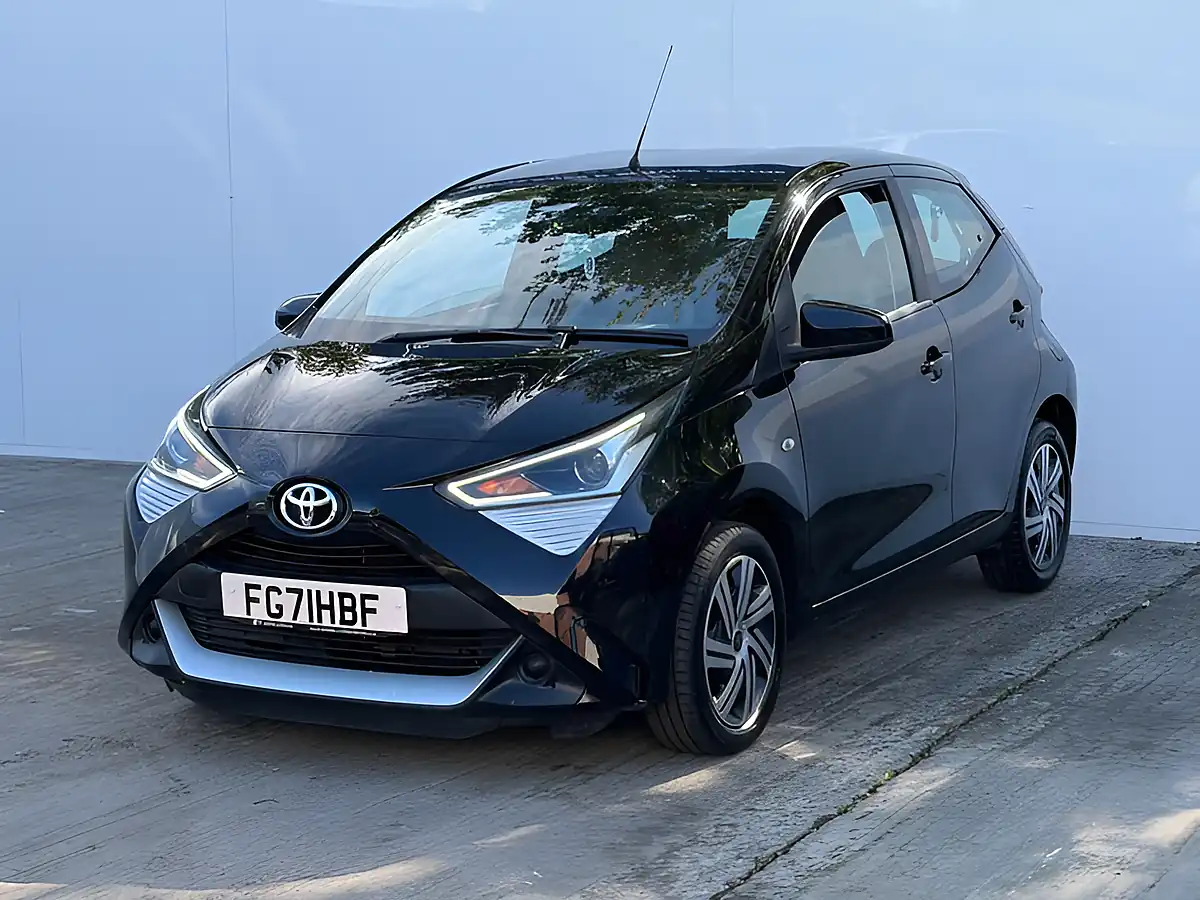 Used 2021 Toyota Aygo X-Play Bold Black - Interior and Exterior details 11