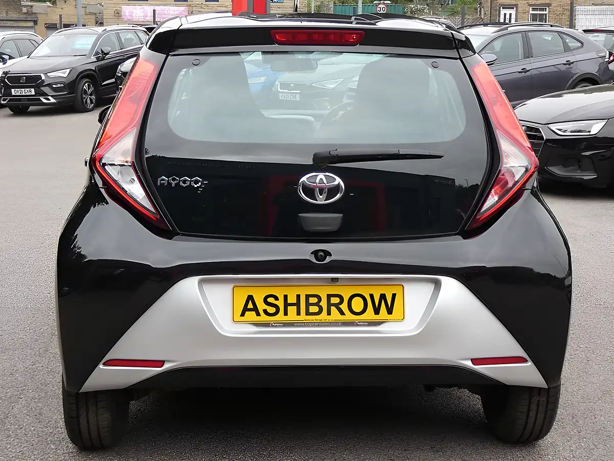 Used 2021 Toyota Aygo X-Play Bold Black Metallic - Interior and Exterior details 12