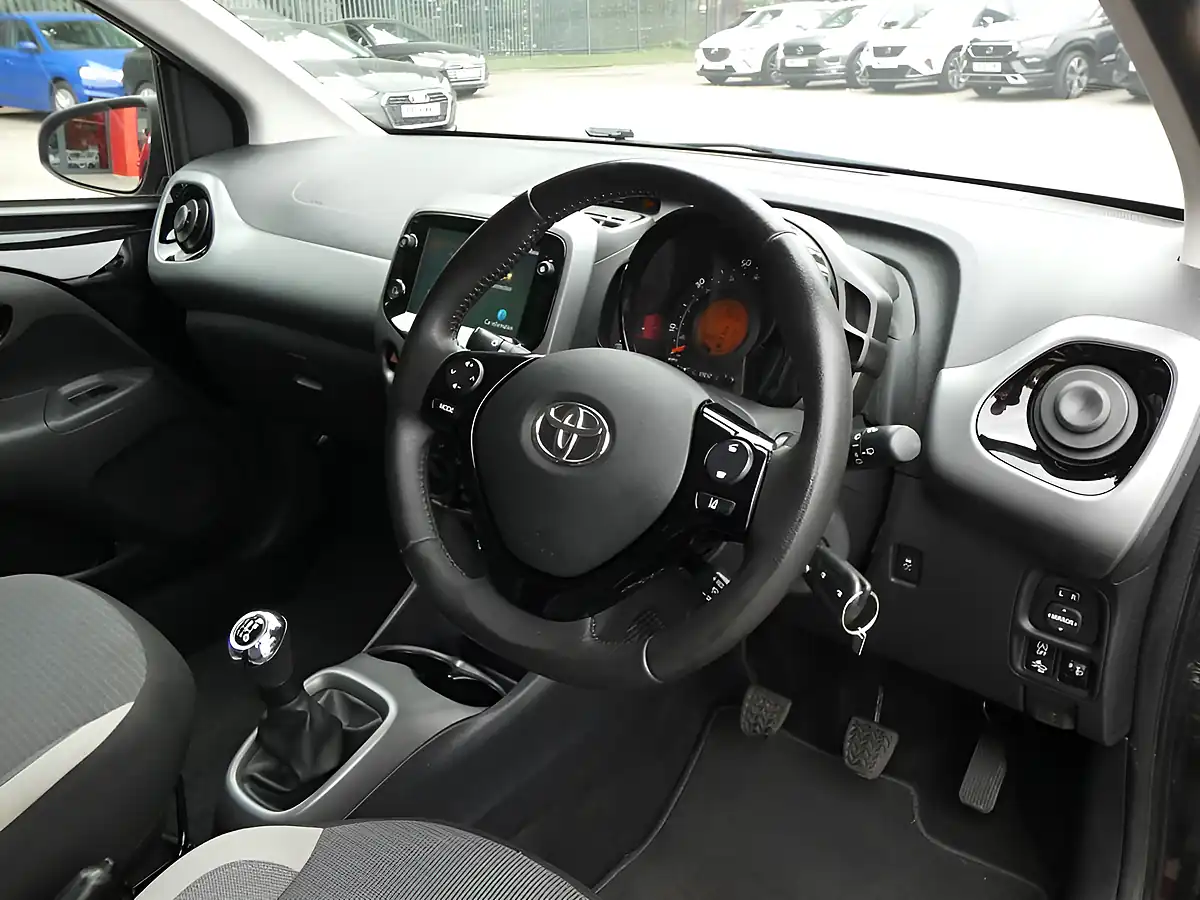 Used 2021 Toyota Aygo X-Play Bold Black Metallic - Interior and Exterior details 19