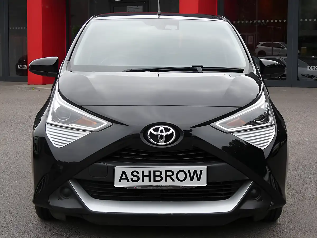 Used 2021 Toyota Aygo X-Play Bold Black Metallic - Interior and Exterior details 7