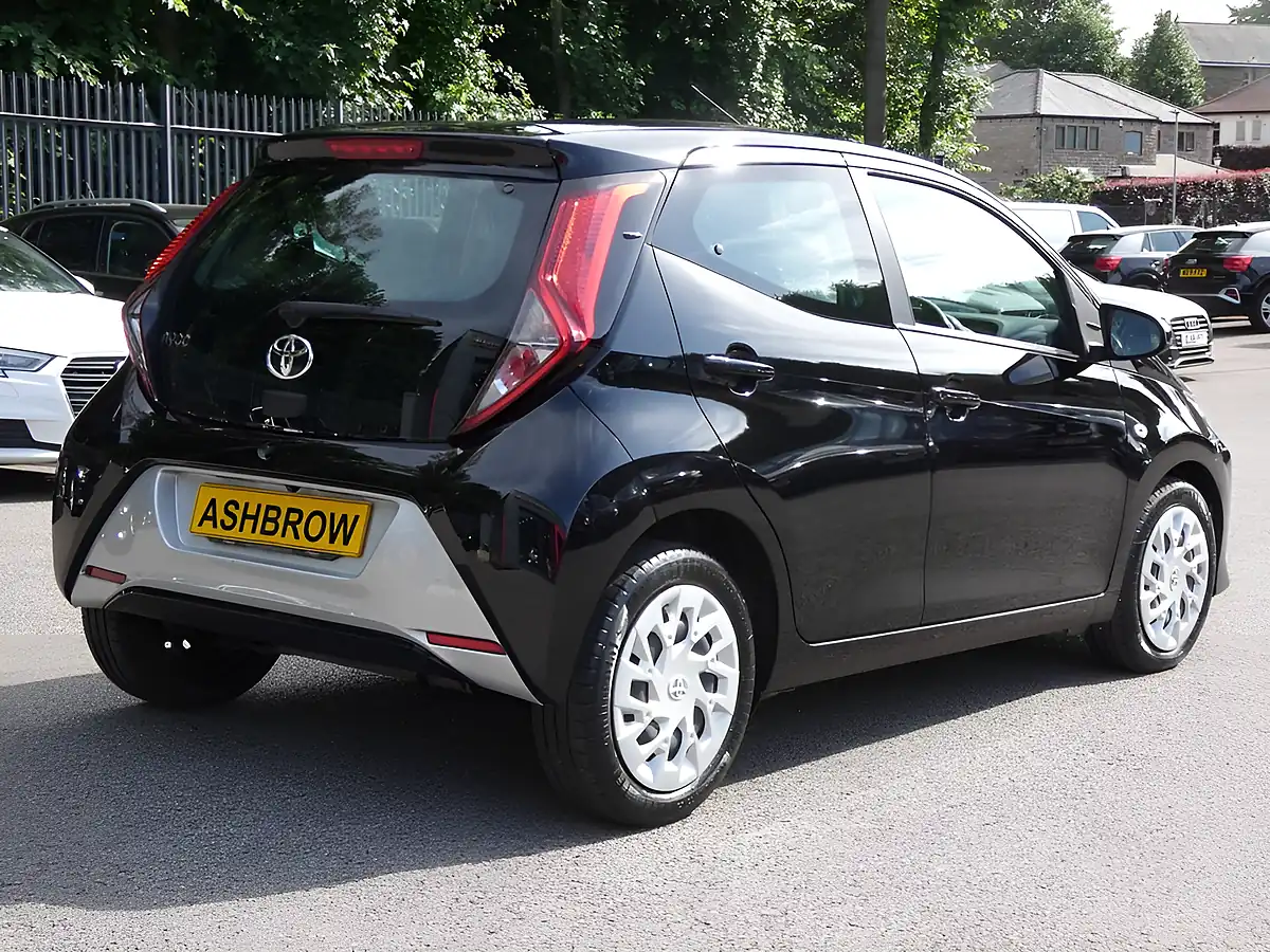 Used 2021 Toyota Aygo X-Play Bold Black Metallic - Interior and Exterior details 10