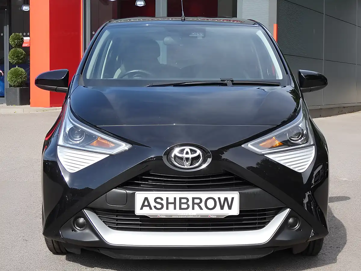 Used 2021 Toyota Aygo X-Play Bold Black Metallic - Interior and Exterior details 7