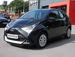 Used 2021 Toyota Aygo X-Play Bold Black Metallic - Interior and Exterior details 8