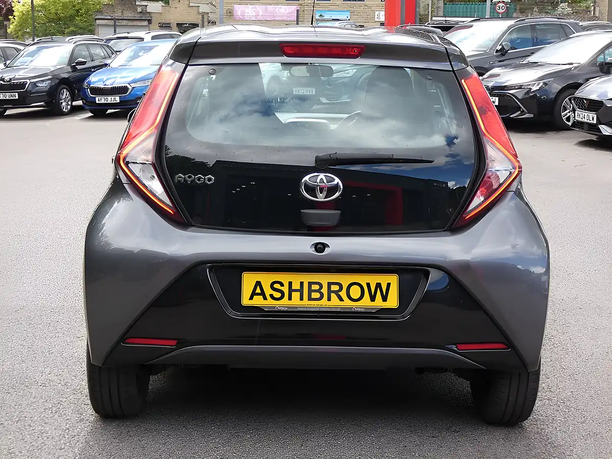 Used 2021 Toyota Aygo X-Play Decuma Grey Metallic - Interior and Exterior details 10