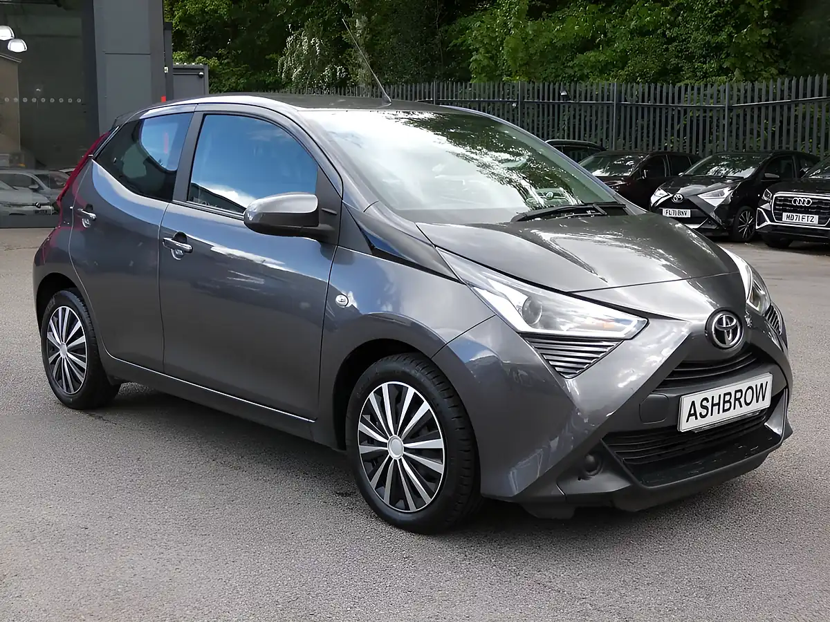 Used 2021 Toyota Aygo X-Play Decuma Grey Metallic - Interior and Exterior details 6
