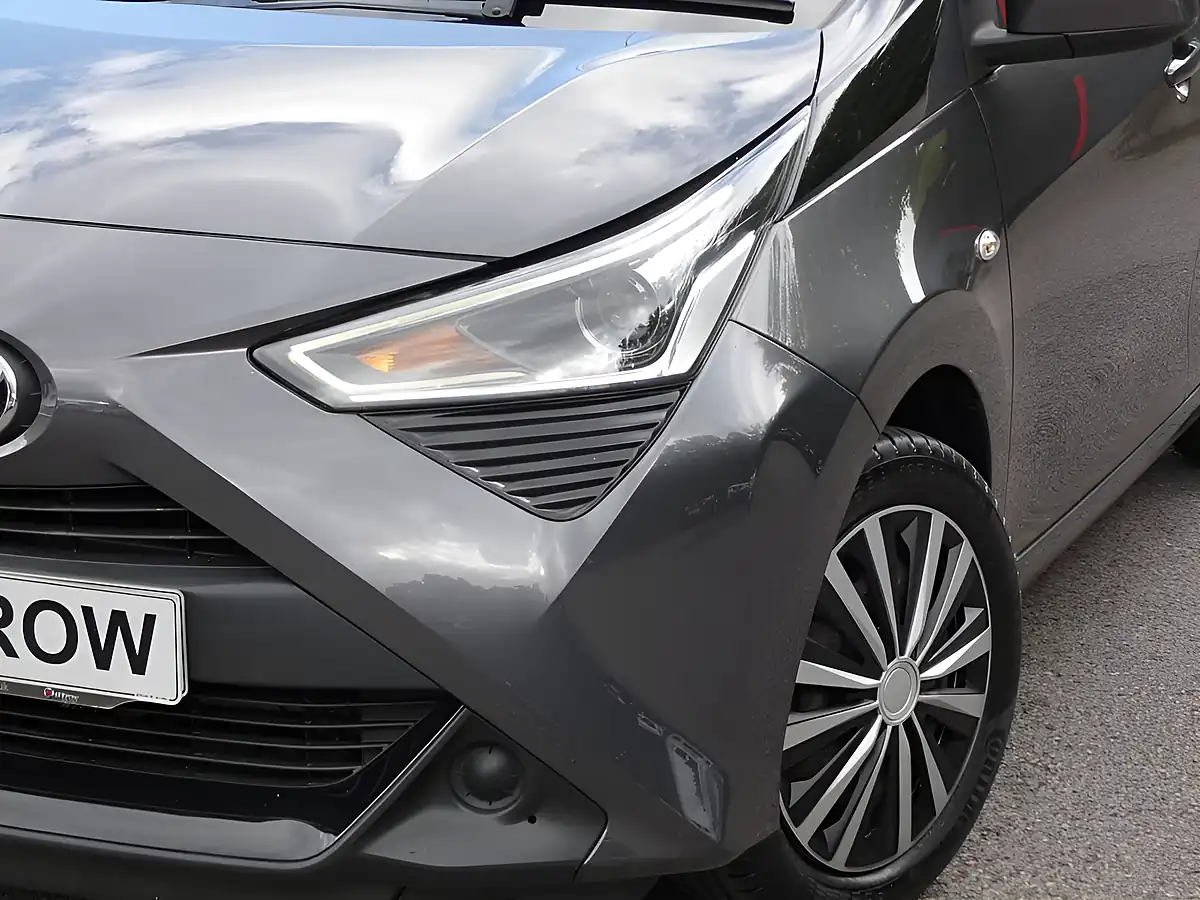 Used 2021 Toyota Aygo X-Play Decuma Grey Metallic - Interior and Exterior details 9