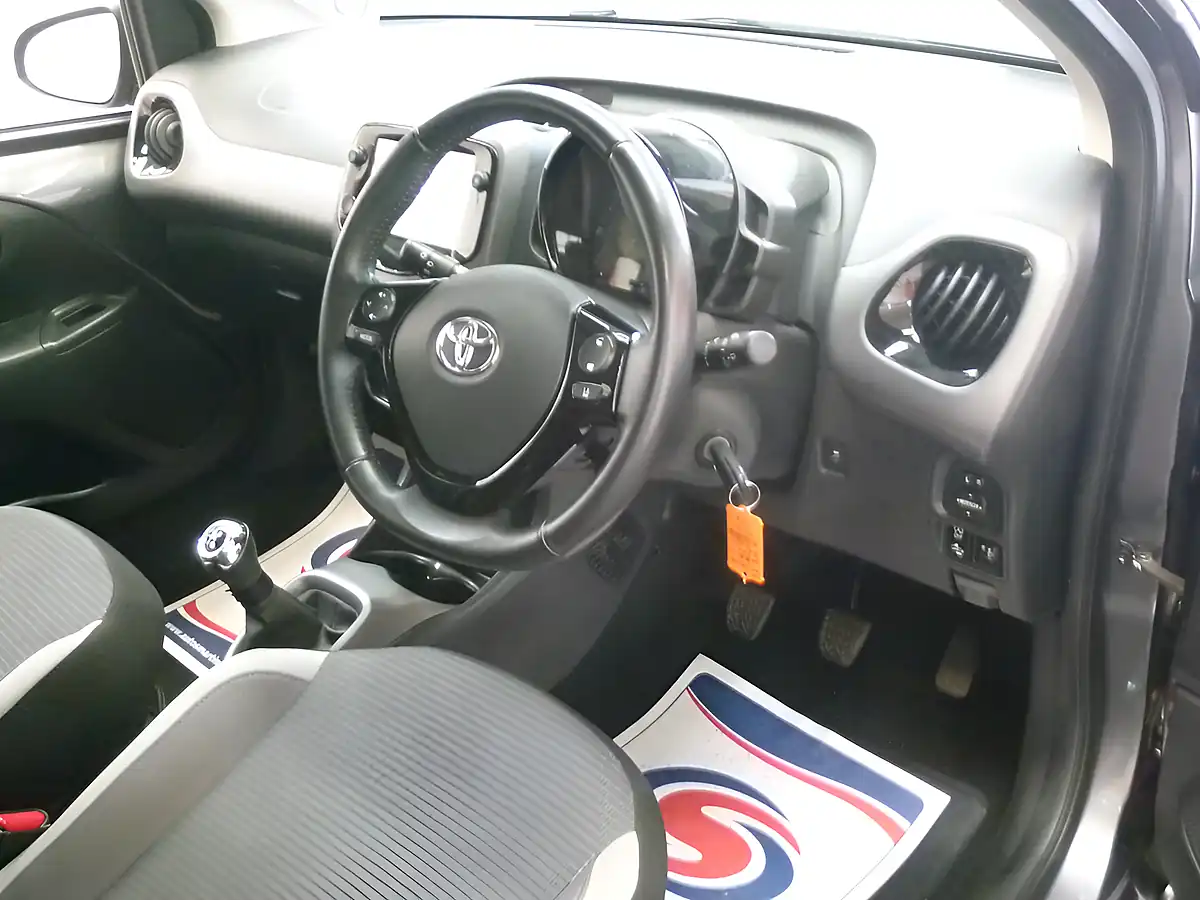Used 2021 Toyota Aygo X-Play Tss Grey - Interior and Exterior details 13