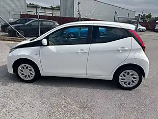 Used 2021 Toyota Aygo X-Play White - Interior and Exterior details 8