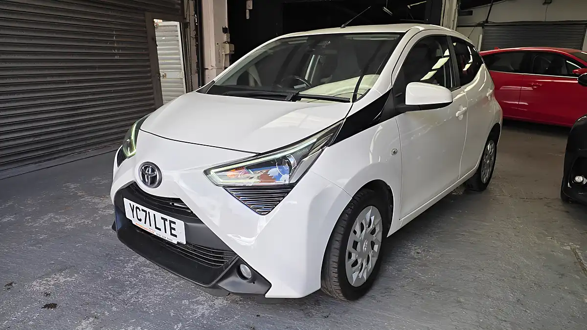 Used 2021 Toyota Aygo X-Play White - Interior and Exterior details 3