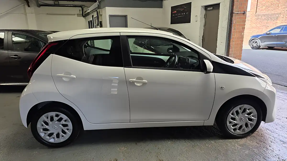 Used 2021 Toyota Aygo X-Play White - Interior and Exterior details 7