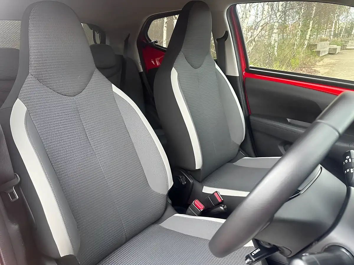 Used 2021 Toyota Aygo X-Trend Red - Interior and Exterior details 17