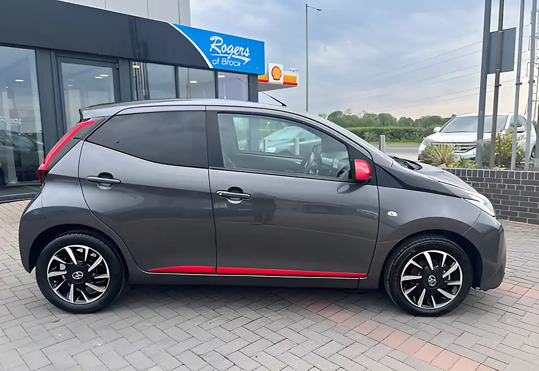 Used 2021 Toyota Aygo X-Trend Tss Magnetic Grey - Interior and Exterior details 5