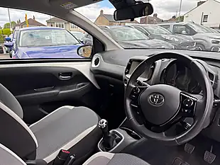 Used 2021 Toyota Aygo X-Trend Tss White - Interior and Exterior details 13