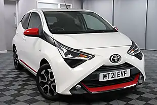 Used 2021 Toyota Aygo X-Trend Tss White - Interior and Exterior details 17