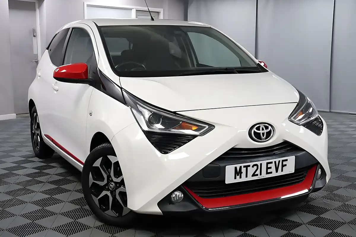 Used 2021 Toyota Aygo X-Trend Tss White - Interior and Exterior details 17