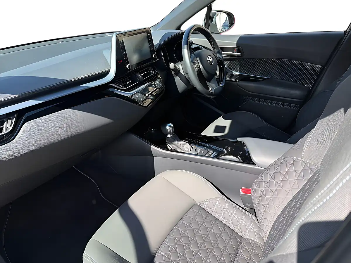 Used 2021 Toyota C-Hr Design White - Interior and Exterior details 10