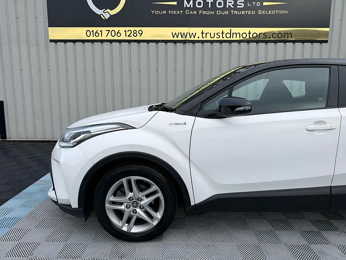 Used 2021 Toyota C-Hr Icon White - Interior and Exterior details 10