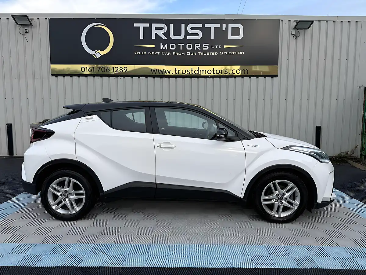 Used 2021 Toyota C-Hr Icon White - Interior and Exterior details 8