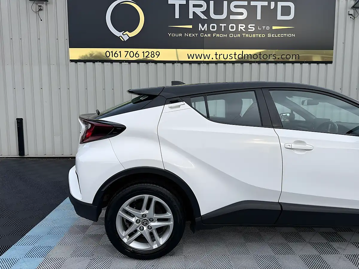 Used 2021 Toyota C-Hr Icon White - Interior and Exterior details 9